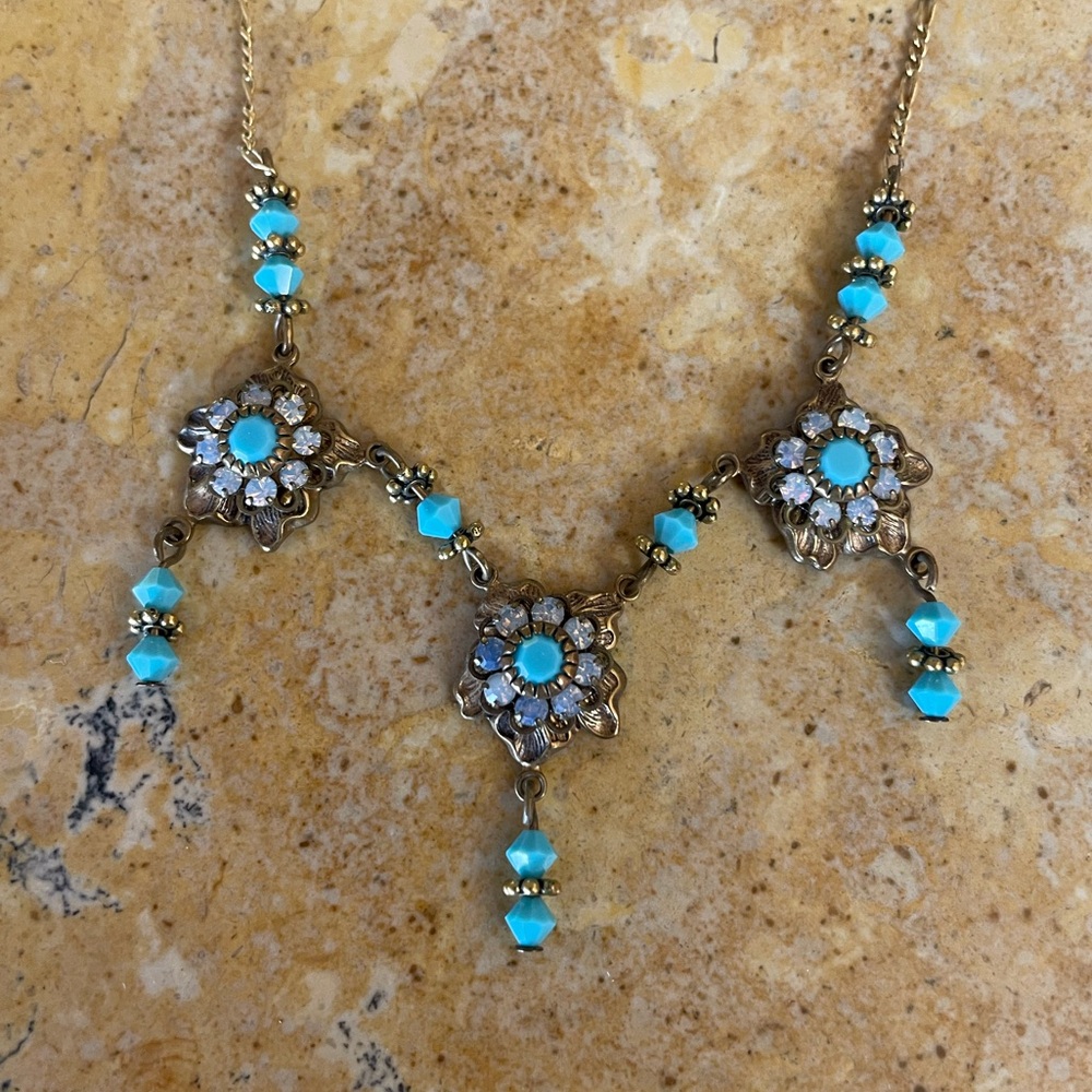 Elegant Gold and Turquoise Necklace